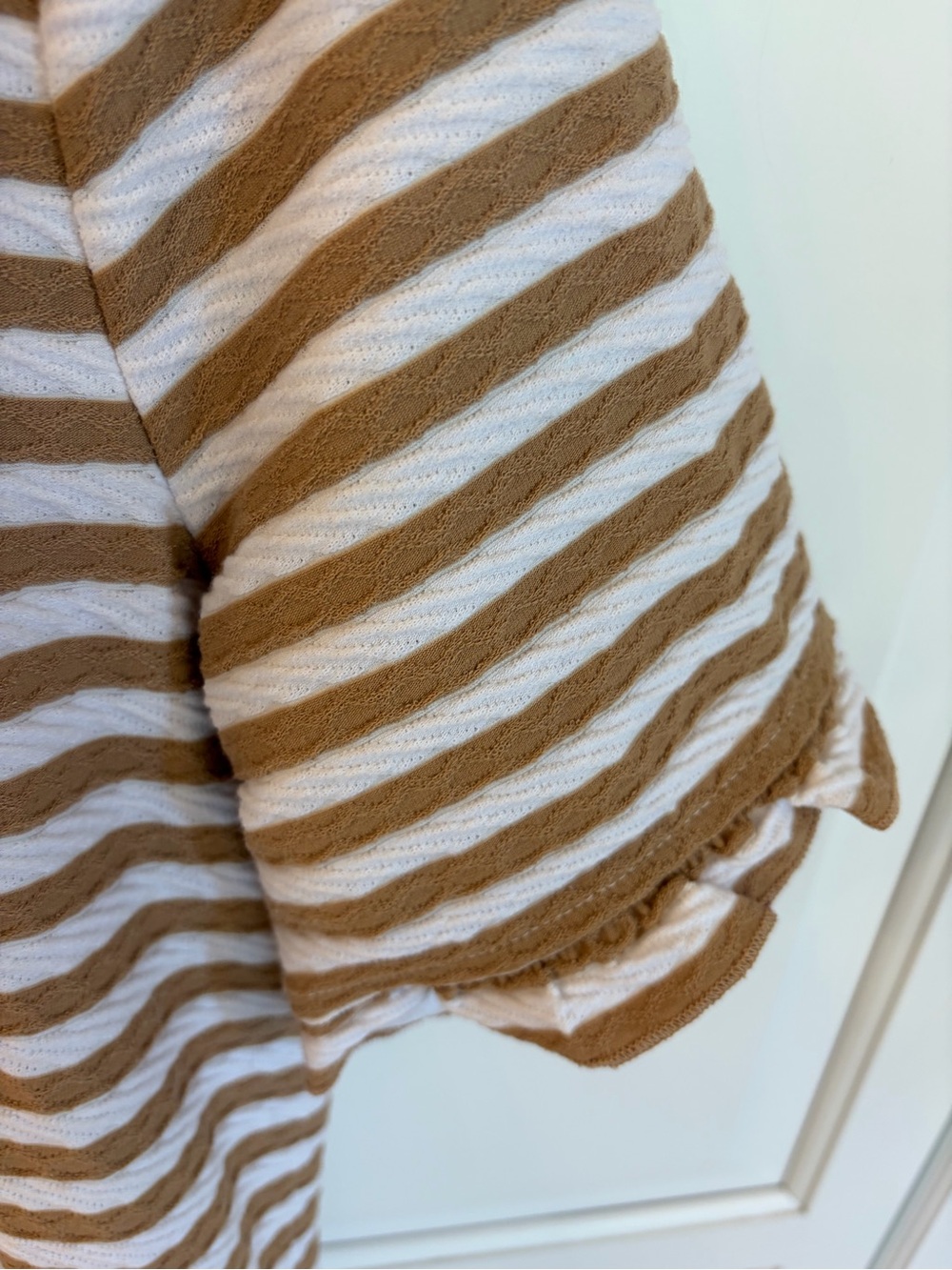 Ann Taylor Striped Short Sleeve Tee in White & Tan size large - Picture 3 of 6